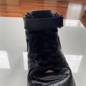 Air Force 1 Mid Black Men’s 8